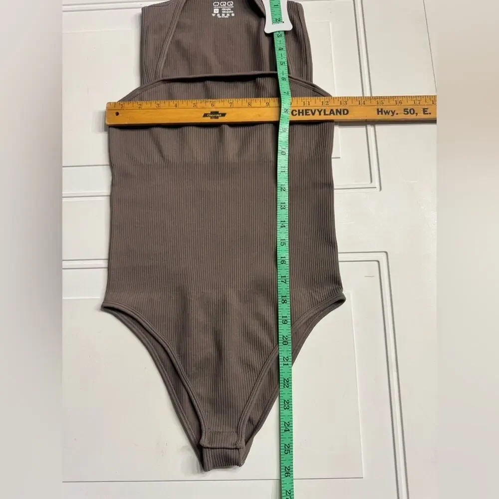 OQQ Brown Taupe Square Neck Sleeveless Ribbed Bodysuit‎ Size Medium Stretch - Picture 3 of 4